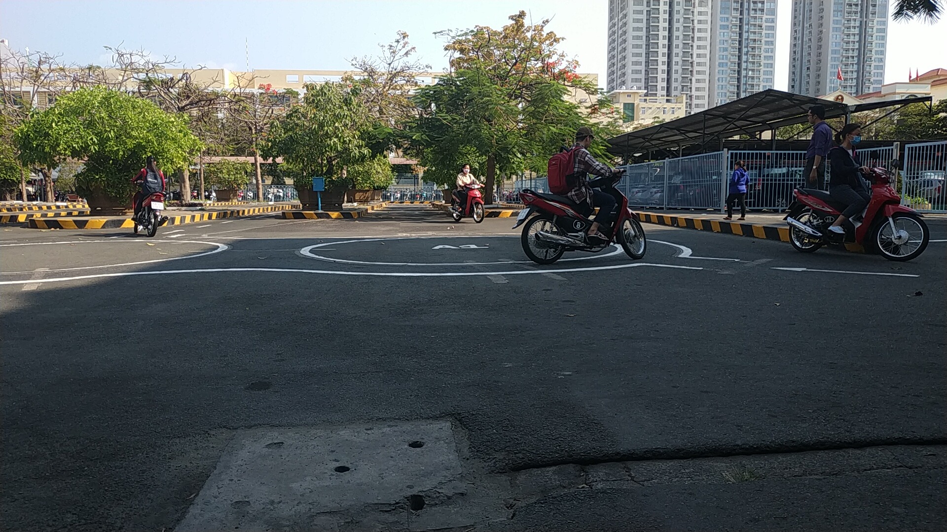 Lệ phí thi bằng lái xe A2 bao nhiêu tiền ở TPHCM