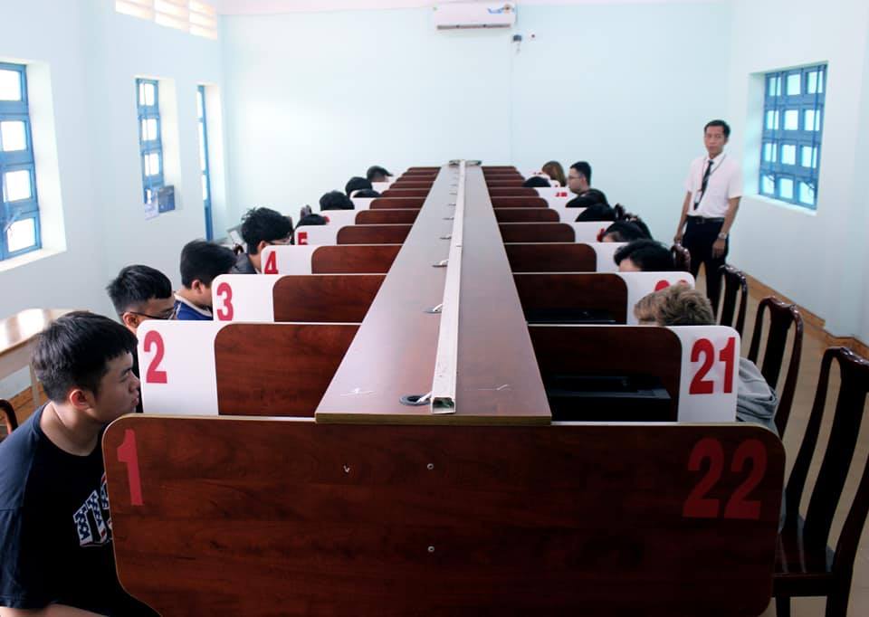 Phần thi lý thuyết A2 bắt buộc thí sinh phải đủ 18/20 câu