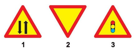 Biển nào báo hiệu sắp đến chỗ giao nhau nguy hiểm?